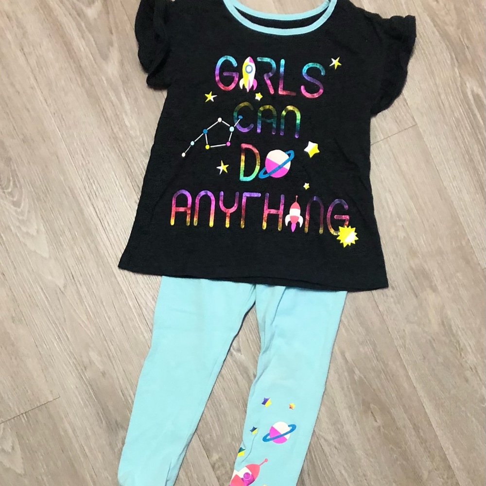 Young and Awesome Flutter Sleeve Set